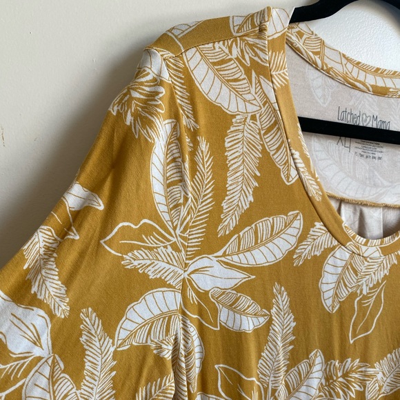Latched Mama • Golden Yellow Tropical Leaf 3/4 Sleeve Scoop Neck Nursing Top 2.0 - Picture 2 of 8